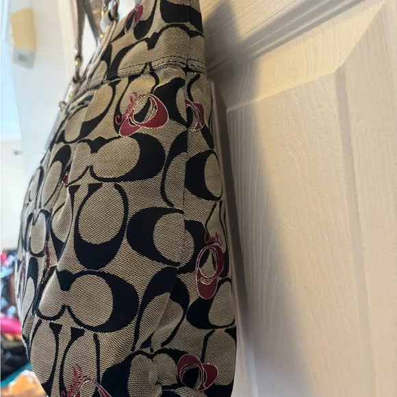 Coach Poppy G1120-18711 Signature Hearts Metallic Silver/Red  Glam Tote GUC - Picture 4 of 15